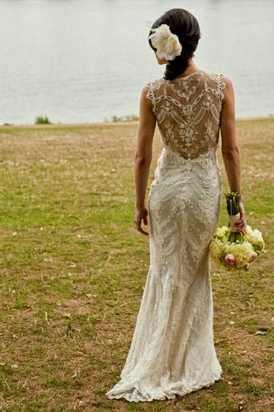 Un vestido de corte romántico ideal para una boda vintage.  Imagen vía cocoandbear blog